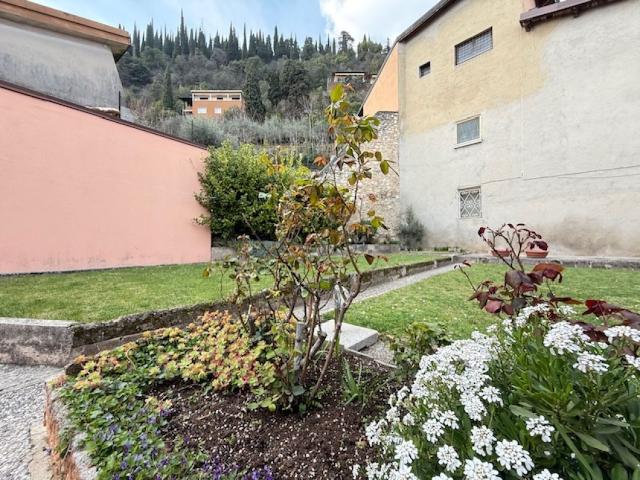 Appartamento in vendita a Comunità Montana Parco Alto Garda bresciano, Toscolano Maderno