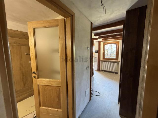 Appartamento in vendita a Challand Saint Anselme, Aosta