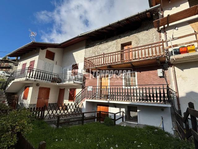 Appartamento in vendita a Emarese, Aosta