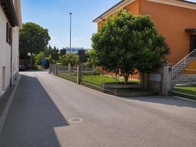 Appartamento in vendita a Desenzano Del Garda, Lombardia