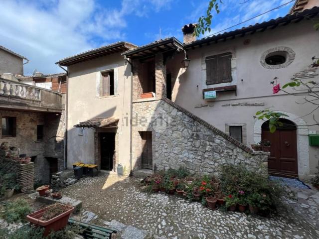 Appartamento in vendita a Cottanello, Lazio