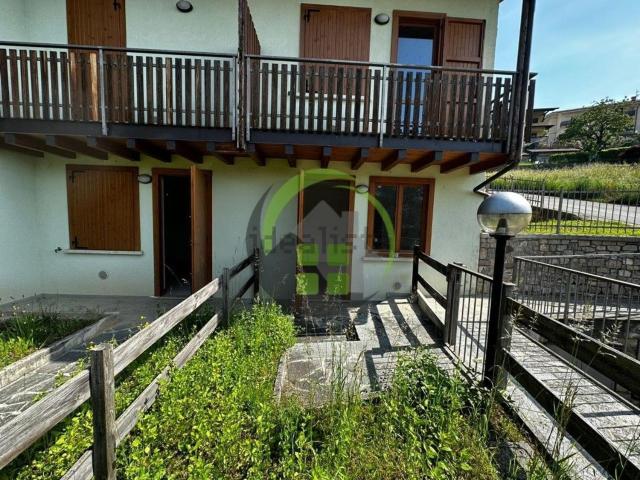 Appartamento in vendita a Gazzaniga, Lombardia