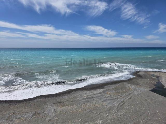 Appartamento in vendita a Vallecrosia, Liguria