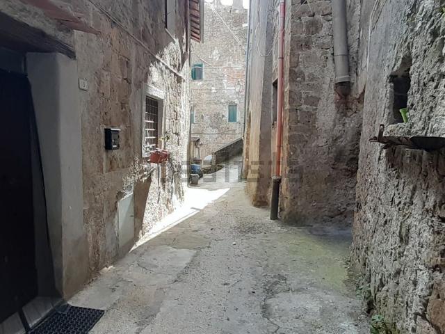 Appartamento in vendita a Caprarola, Lazio