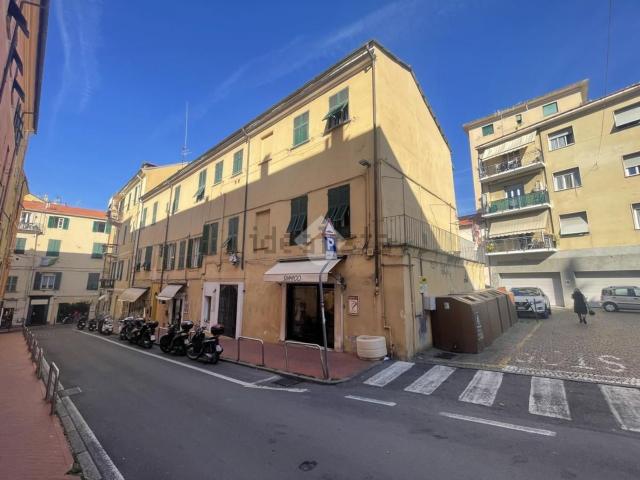 Appartamento in vendita a Imperia, Liguria