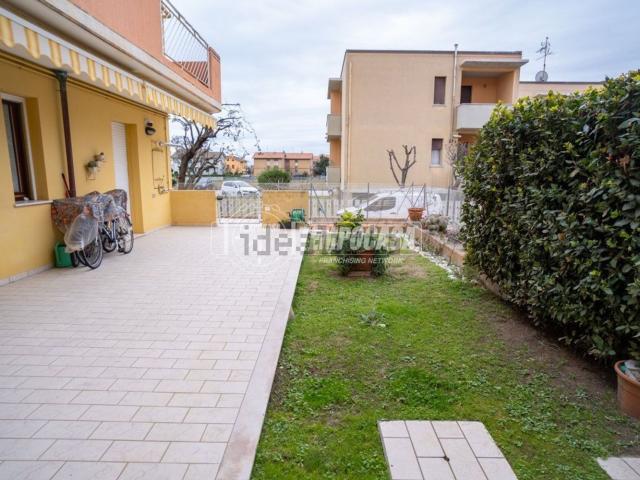 Appartamento in vendita a Torrette, Marche