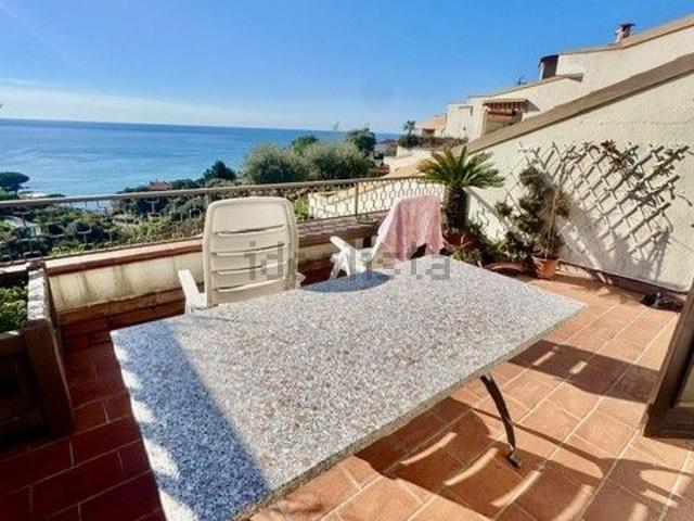 Appartamento in vendita a Ospedaletti, Liguria