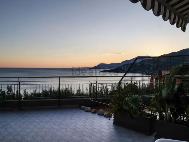 Appartamento in vendita a Ventimiglia, Liguria