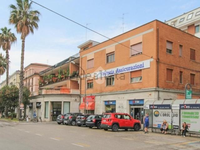 Appartamento in vendita a Marina centro, Marche