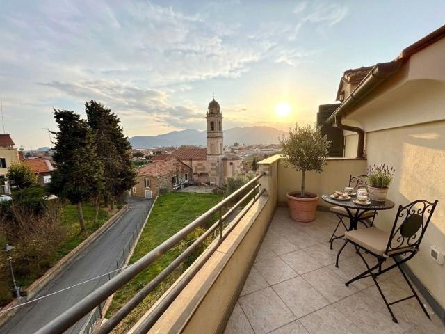 Appartamento in vendita a Albenga, Liguria