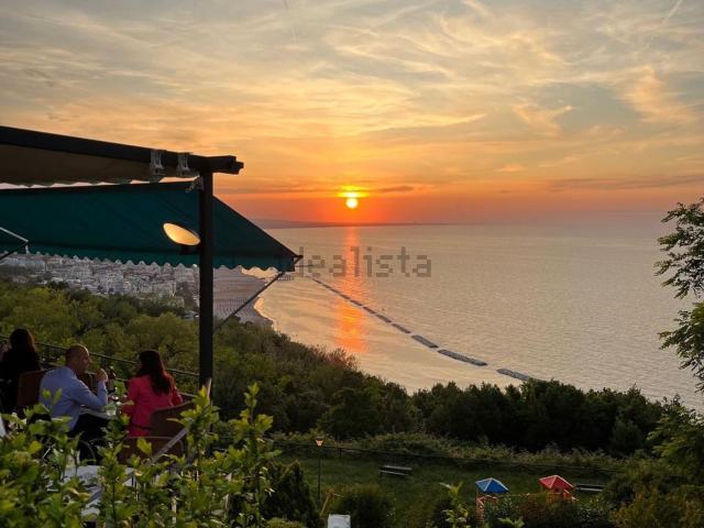 Appartamento in vendita a Vigna del Mare, Marche