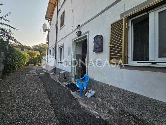 Appartamento in vendita a Dogana, Luni