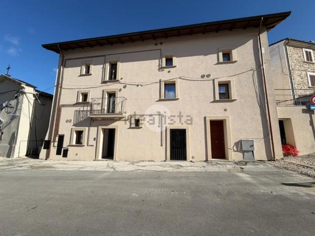 Appartamento in vendita a Rocca Di Mezzo, Abruzzo