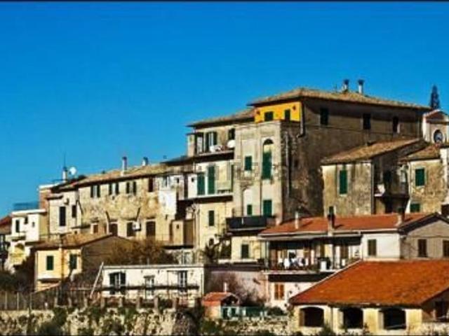 Appartamento in vendita a Poggio Catino, Lazio