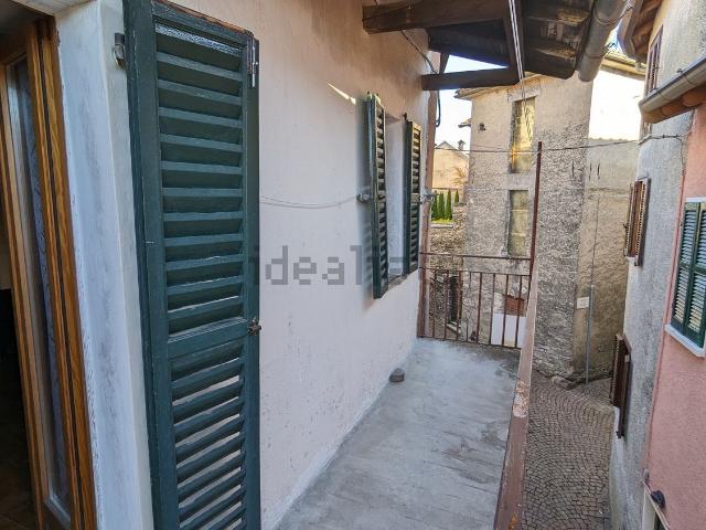 Appartamento in vendita a Vignone, Agra