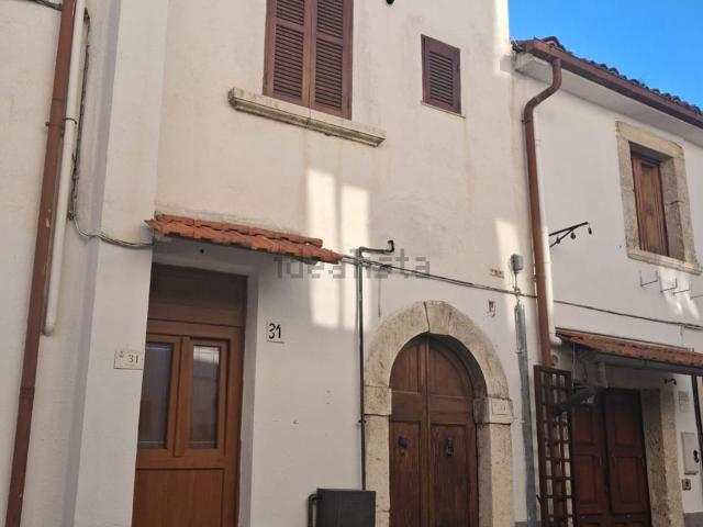 Appartamento in vendita a Castel di Sangro, L'Aquila