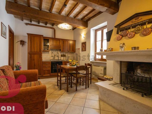 Appartamento in vendita a Colpetrazzo, Umbria