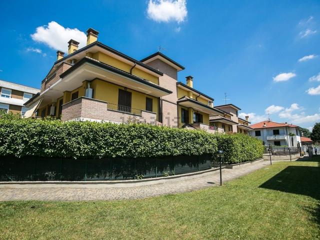 Appartamento in vendita a Origgio, Varese