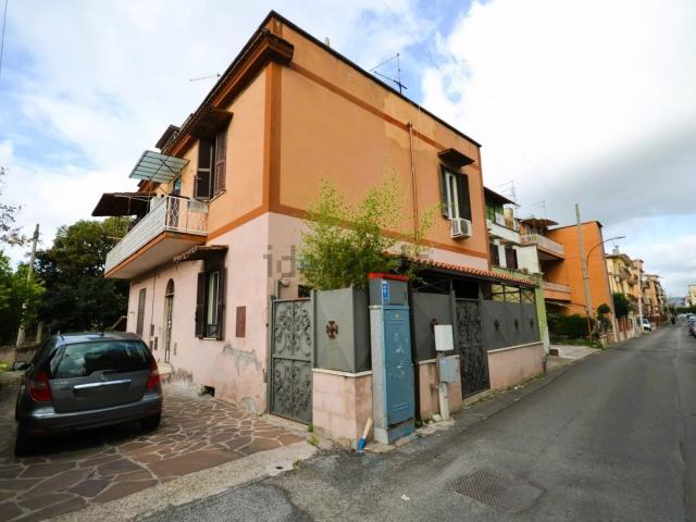 Appartamento in vendita a Campolimpido, Roma Capitale