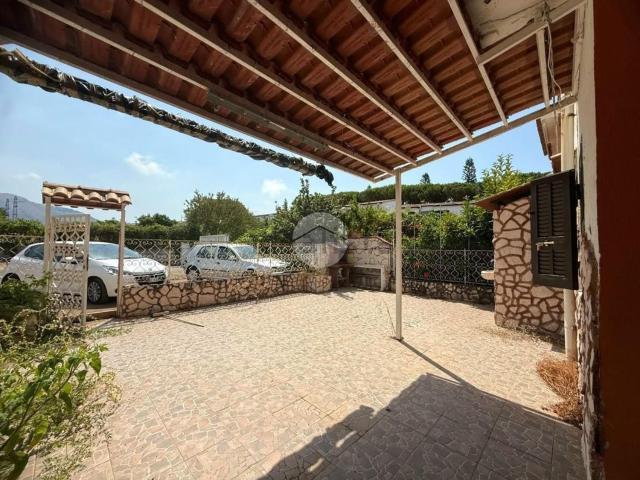 Appartamento in vendita a La Petrosa, Calabria