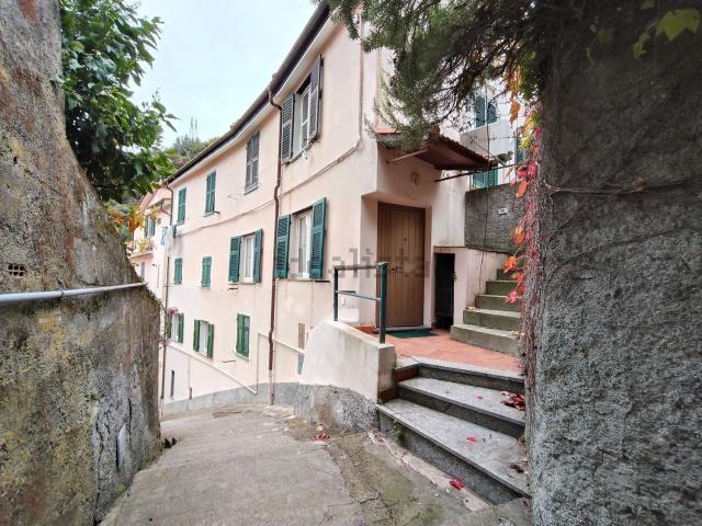Appartamento in vendita a Parasio, Varazze