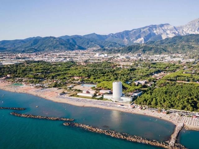 Appartamento in vendita a Marina di Massa, Marina Di Massa