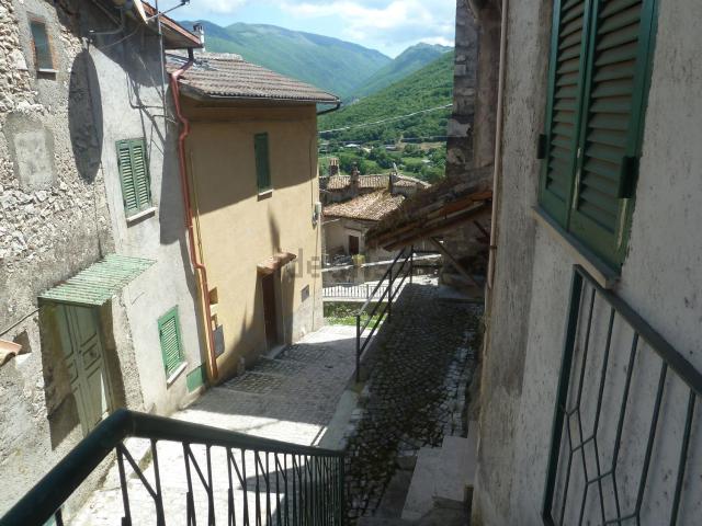 Appartamento in vendita a Rocca Di Botte, Abruzzo