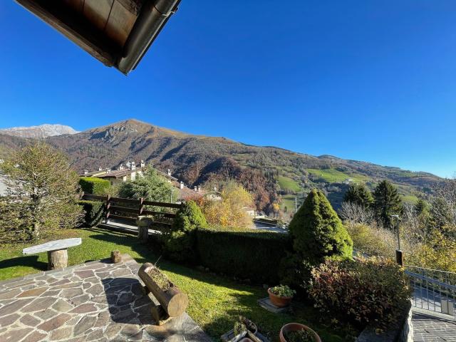 Appartamento in vendita a Oneta, Lombardia