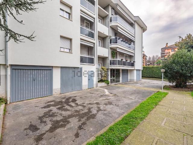 Appartamento in vendita a Arese, Lombardia