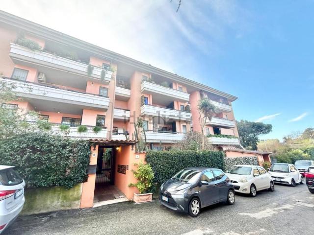 Appartamento in vendita a Falcognana, Roma Capitale