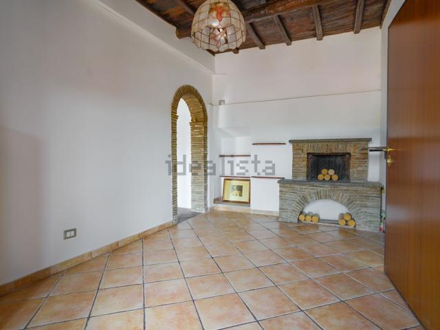 Appartamento in vendita a Maregnano, Vignanello