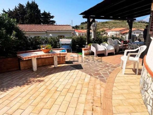 Appartamento in vendita a La Petrosa, Calabria