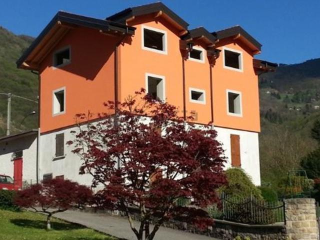 Appartamento in vendita a Comunità Montana della Valle Brembana, Algua