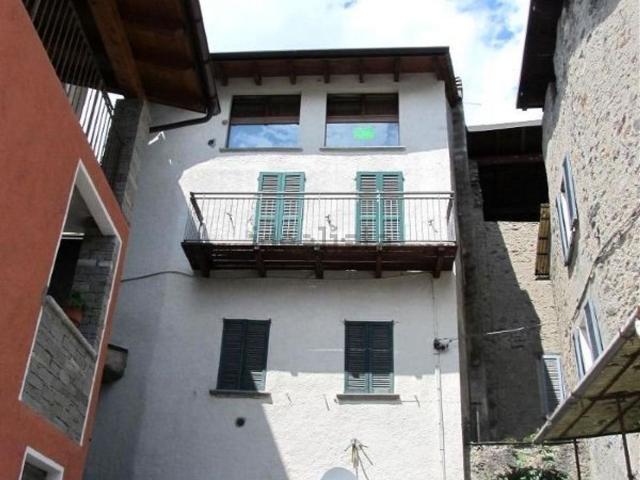 Appartamento in vendita a Castione Andevenno, Lombardia
