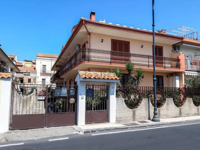 Appartamento in vendita a Nizza Di Sicilia, Sicilia