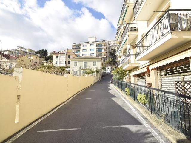 Appartamento in vendita a Spotorno, Liguria