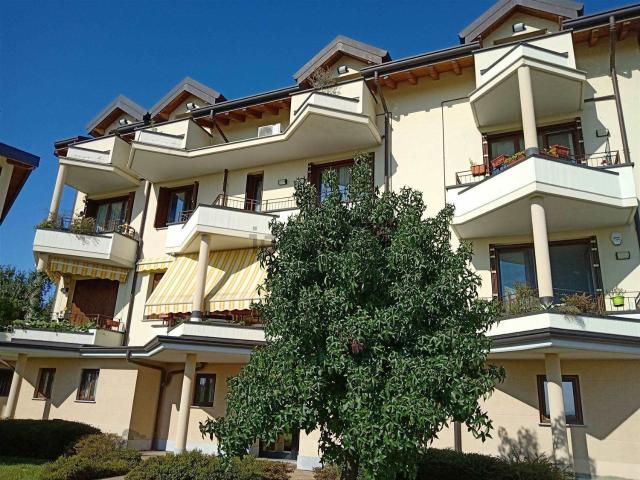 Appartamento in vendita a Ferno, Lombardia