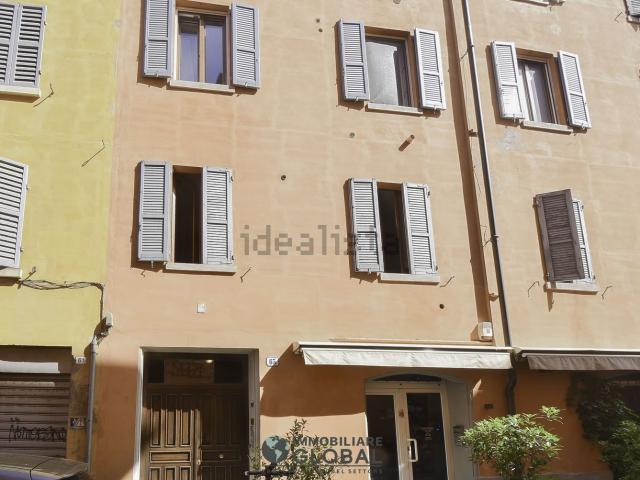 Appartamento in vendita a Centro Storico, Modena