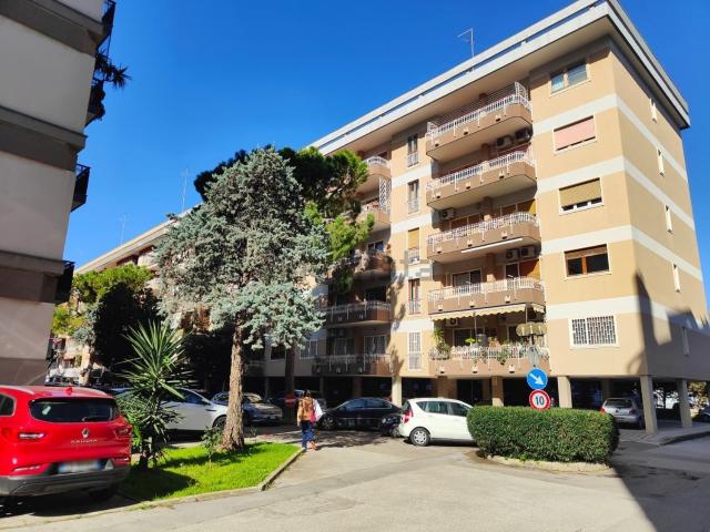 Appartamento in vendita a Municipio 2, Puglia