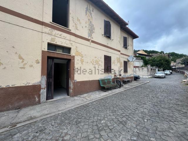 Appartamento in vendita a Carsoli, Abruzzo