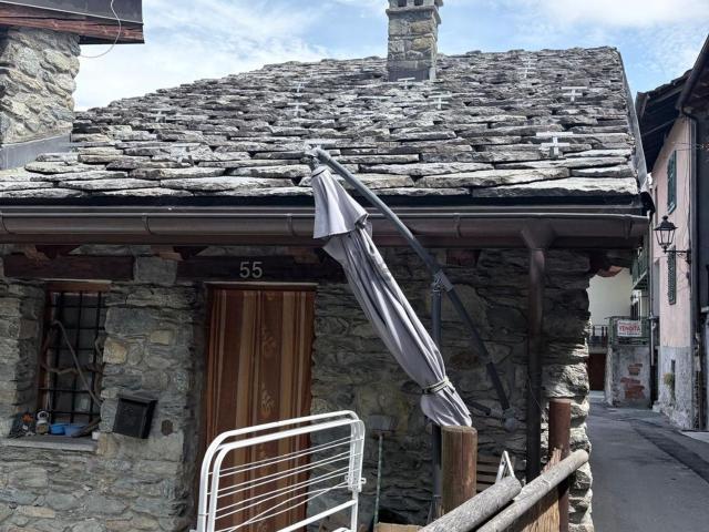 Appartamento in vendita a Champdepraz, Aosta