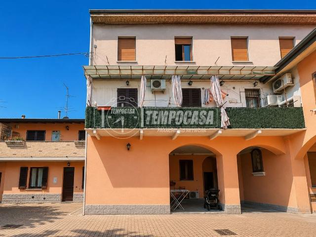 Appartamento in vendita a Varedo, Lombardia