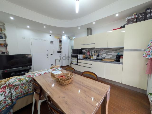 Appartamento in vendita a Pra', Genova