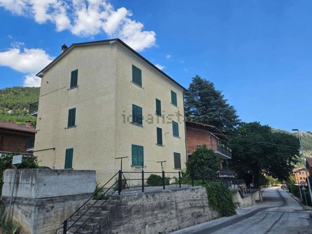 Appartamento in vendita a Gubbio, Umbria