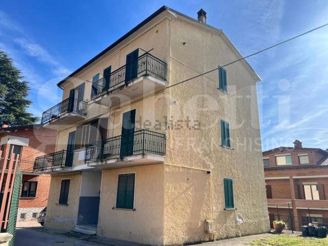 Appartamento in vendita a Gubbio, Umbria