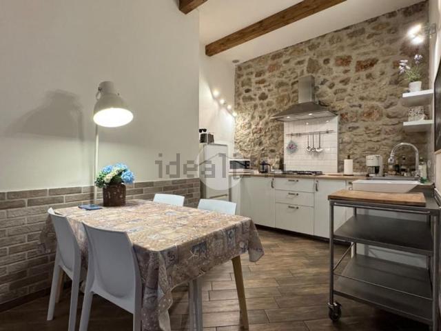 Appartamento in vendita a Loncrino, Torri Del Benaco