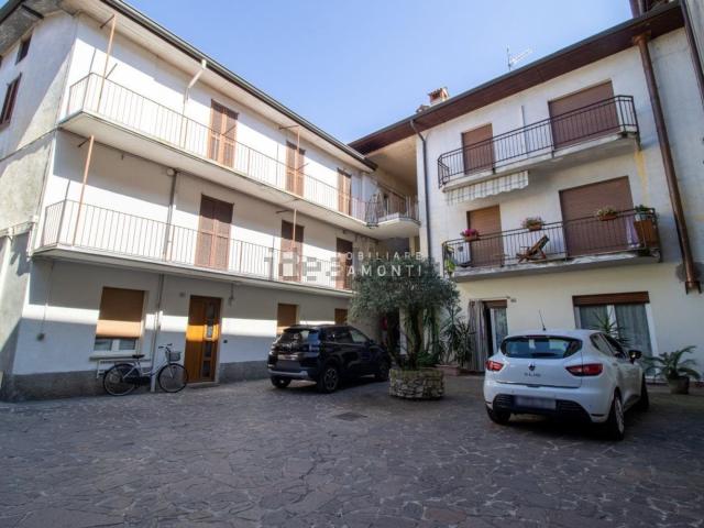 Appartamento in vendita a Oggiono, Lecco