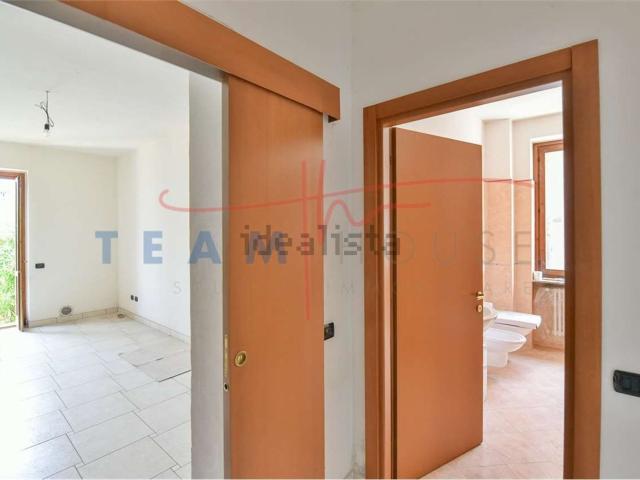 Appartamento in vendita a Giussano, Lombardia