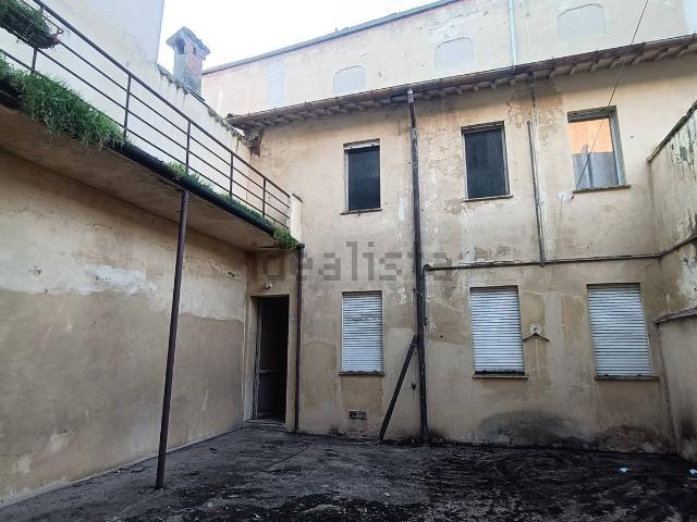 Appartamento in vendita a Quartiere Centro Sud, Faenza