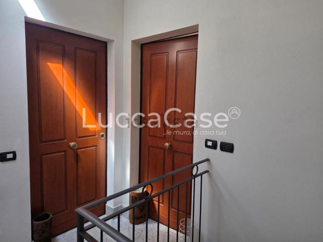 Appartamento in vendita a Camaiore, Toscana